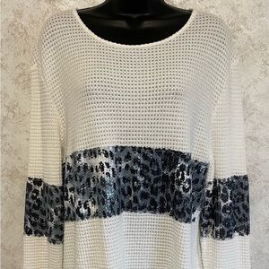 AndTheWhy Women's Long Sleeve Waffle Knit Animal Print Bands Sequins Large White